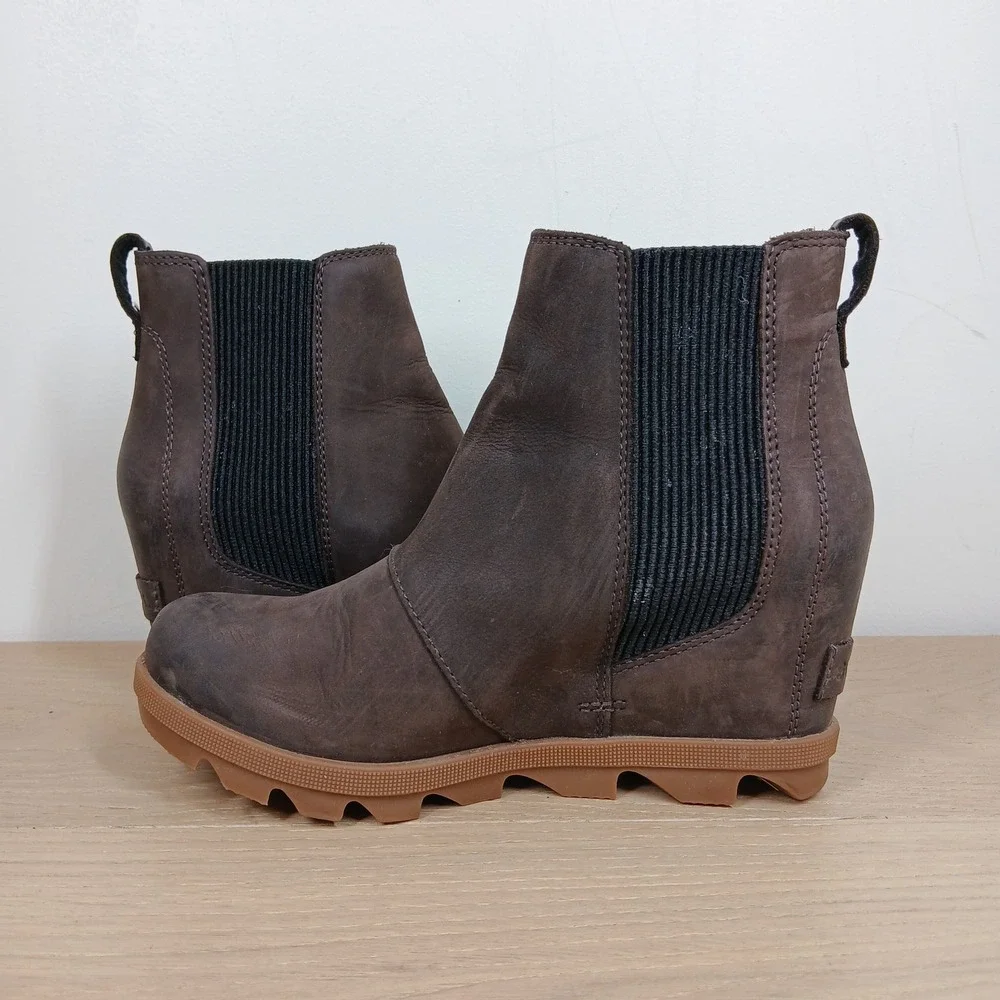 Sorel Joan Chelsea II Boots Womens 6 Brown Waterproof Leather Lug Sole Gorpcore
